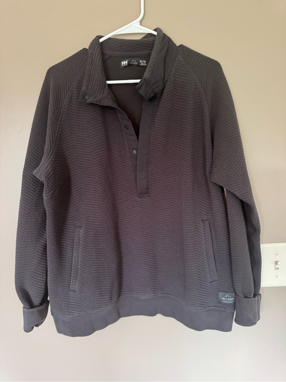 Helly Hansen Men's Dark Gray Textured Quarter-Snap Pullover
